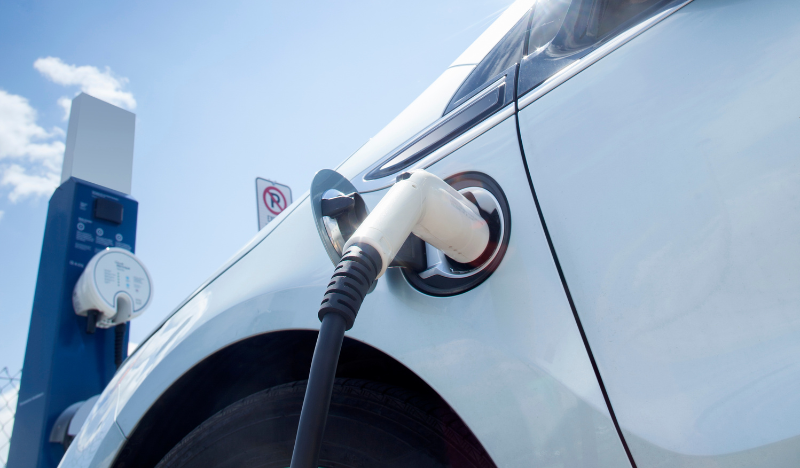 Trocar de carro por um Elétrico: vale mesmo a pena em 2026?