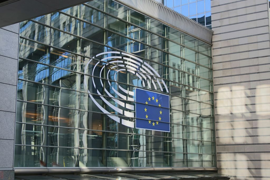 Comissão Europeia implementa Passaporte Digital de Produto